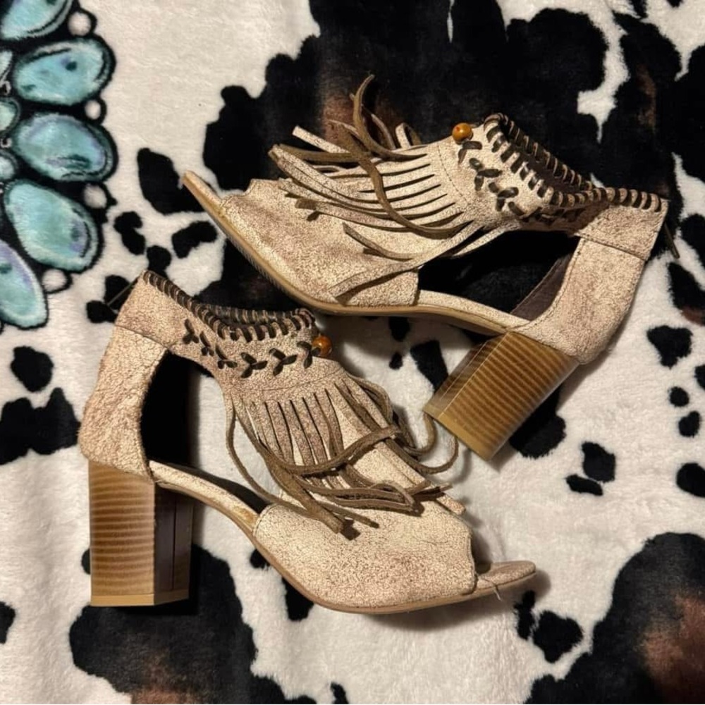 Roper Fringed Peep-Toe Block Heel Sandals size 7.5